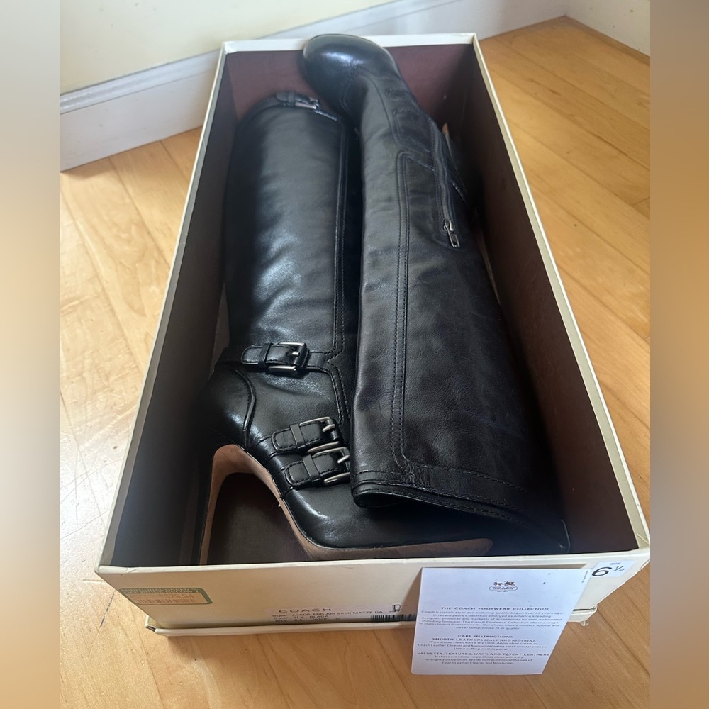 * Coach * Sexy Classic Tall Black Leather Heeled Boots - Picture 7 of 11